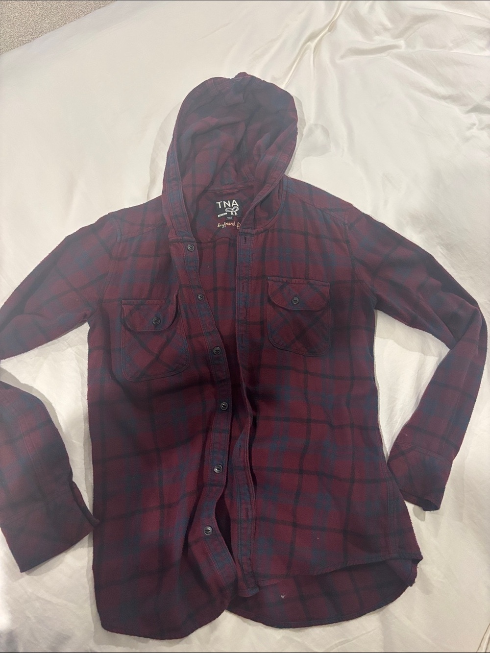 TNA women’s fitted Hooded Plaid Button-Up Shirt - Burgundy/Navy